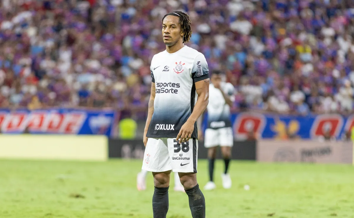 Opinião: com Raniele fora, Carrillo surge como a melhor alternativa para o meio-campo do Corinthians