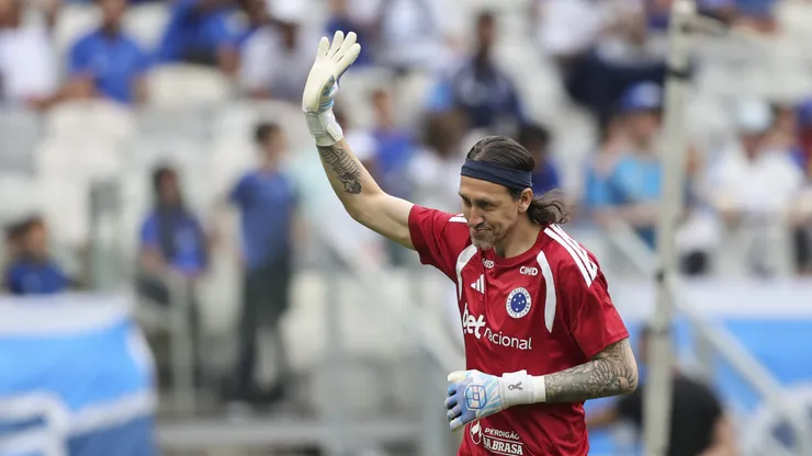 Cássio jogador do Cruzeiro durante aquecimento antes da partida contra o Athletico-PR. Foto: Gilson Lobo/AGIF