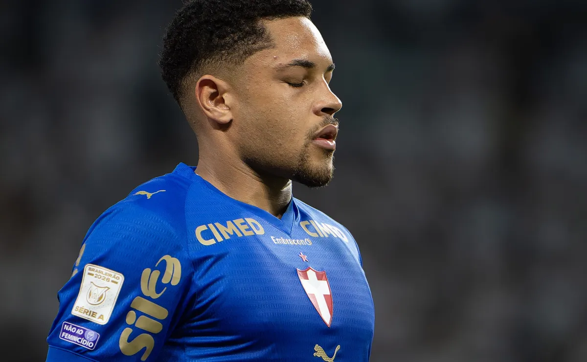 Vitor Roque é desfalque quase certo e mudança reinventa ameaça ofensiva do Palmeiras