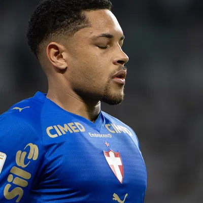 Vitor Roque deve desfalcar Palmeiras; mudança reinventa ameaça ofensiva