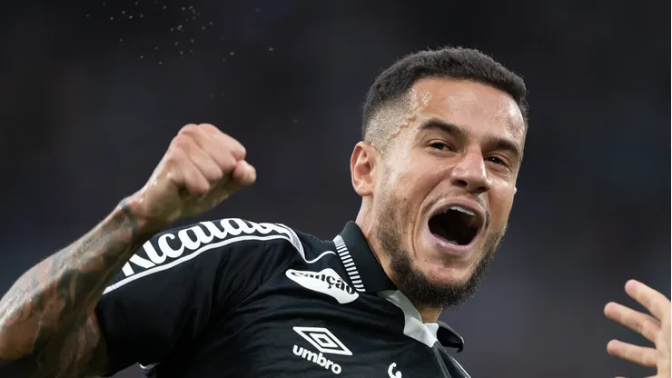 Coutinho comemorando gol do Peixe no Maracanã.