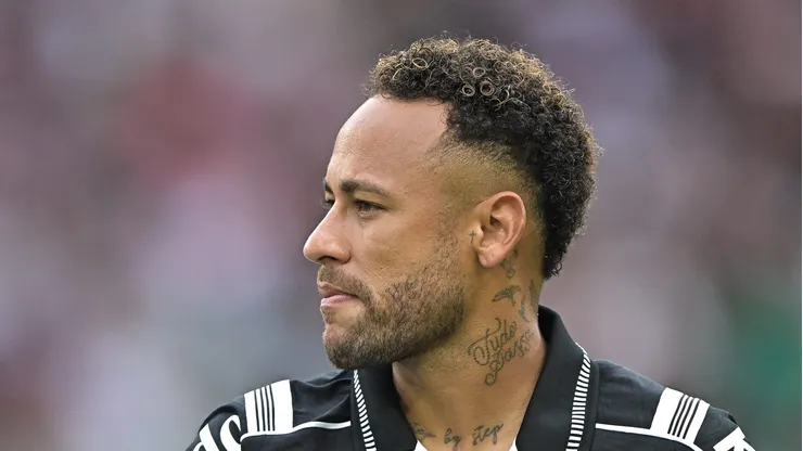 Neymar em campo no Maracanã contra o Flu.