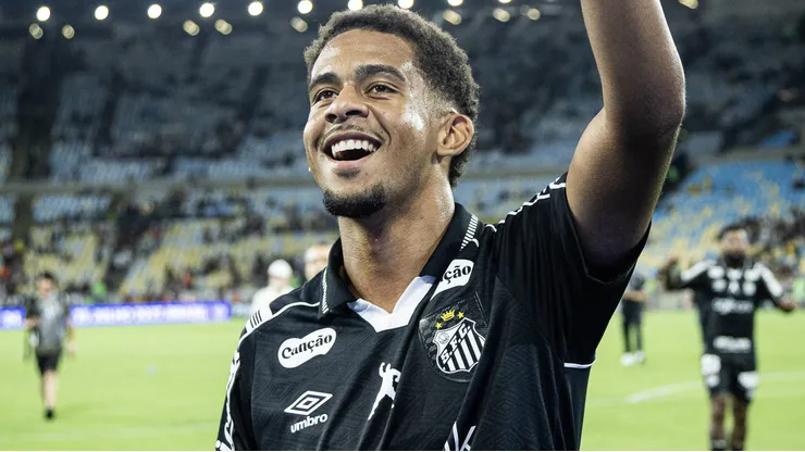 João Alencar tem apenas 19 anos - Foto: Reinaldo Campos/Santos FC.
