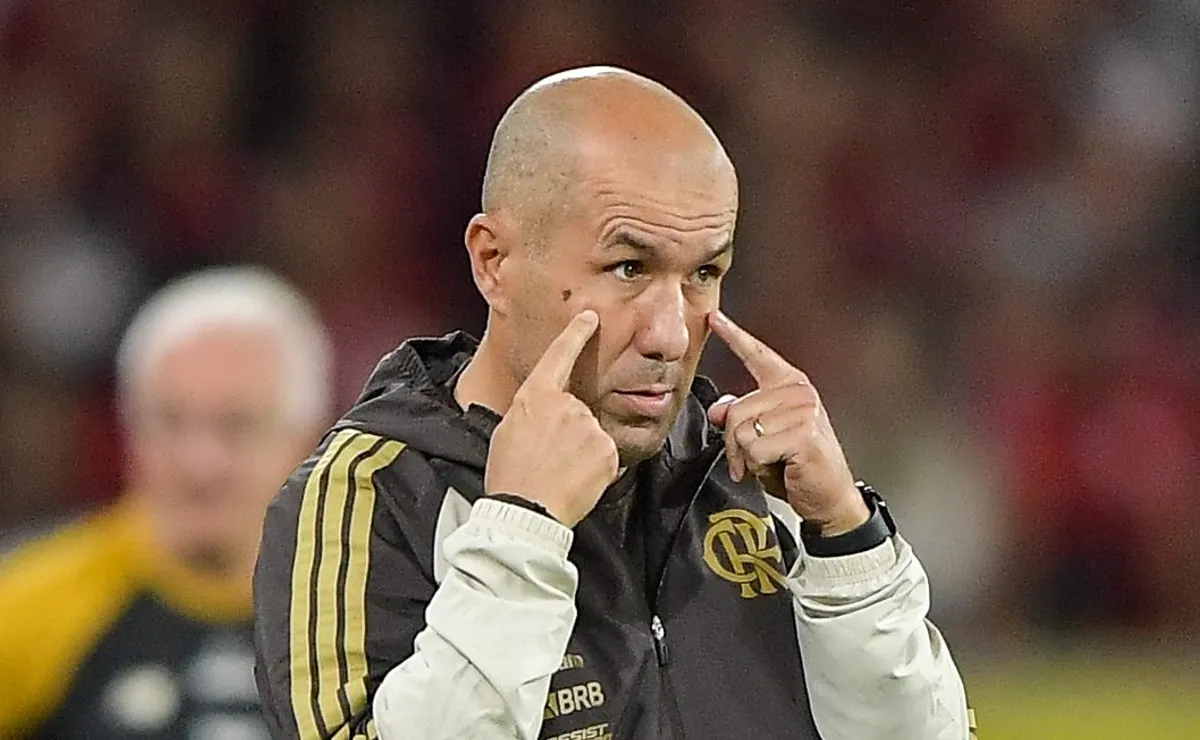 Leonardo Jardim se posiciona sobre falta de oportunidade de Valencia no Flamengo