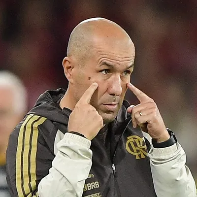 Leonardo Jardim expõe motivo da reserva de Valencia no Flamengo