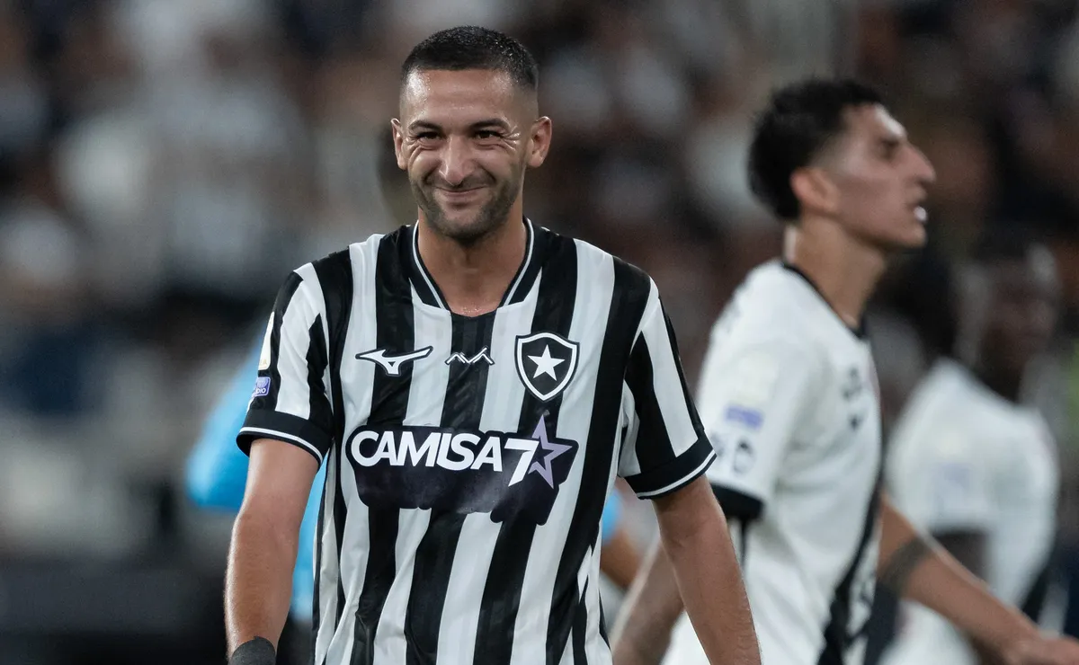 Ziyech ganha confiança de Tite no Botafogo e recebe elogios de Alex Telles