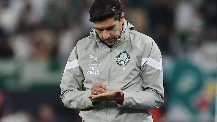 Abel Ferreira em ação durante duelo do Verdão no Brasileirão - (Photo by Wagner Meier/Getty Images)