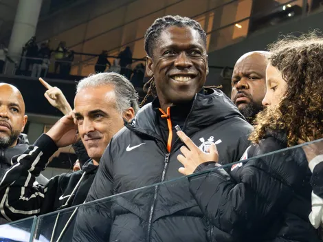 Seedorf faz “poropopó” com torcida do Corinthians