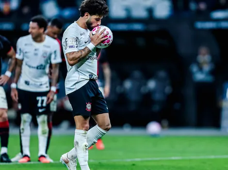 Pênalti em André gera polêmica no Corinthians