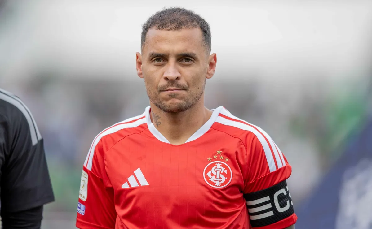 Alan Patrick evolui de lesão e vira opção para o Inter contra o Botafogo