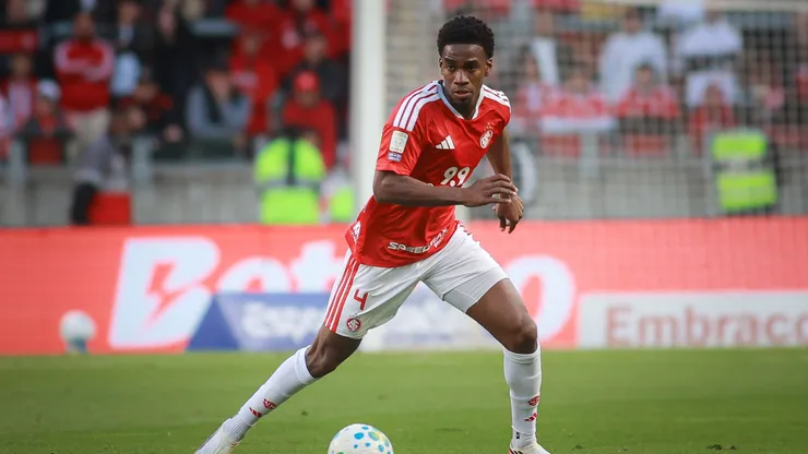 Félix Torres é afastado e não deve jogar mais pelo Inter. Maxi Franzoi/AGIF.