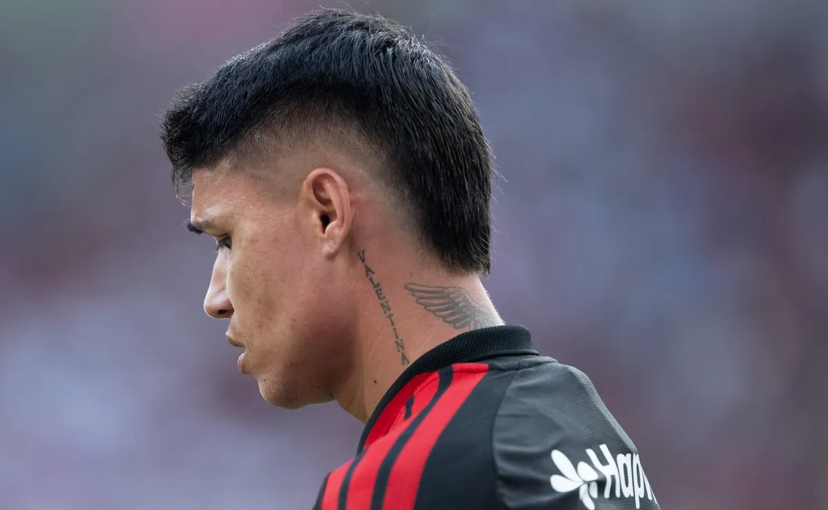 Luiz Araújo perde espaço no Flamengo e vira uma das últimas opções