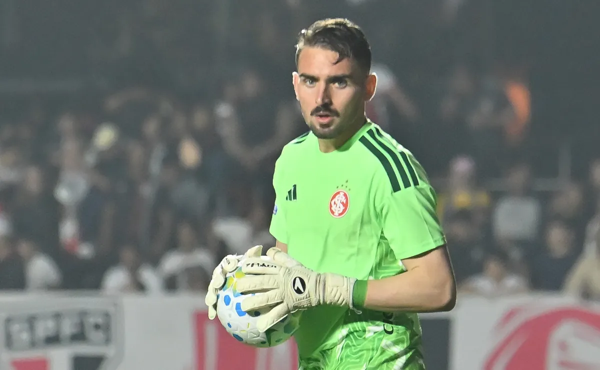 Análise: Anthoni e Kauan Jesus viram solução para o gol do Internacional contra o Botafogo