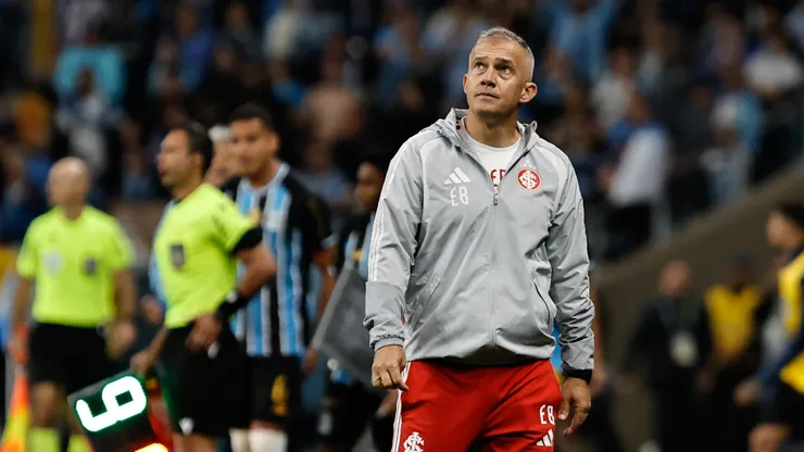 Eduardo Baptista terá 4 mudanças contra o Botafogo. Roberto Vinicius/AGIF.