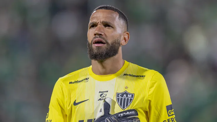 Everson ainda não está liberado para voltar a atuar pelo Atlético-MG. Foto: Liamara Polli/AGIF