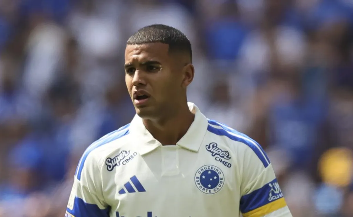 João Costa é barrado por Artur Jorge no Cruzeiro e motivo é blindar jogador durante adaptação