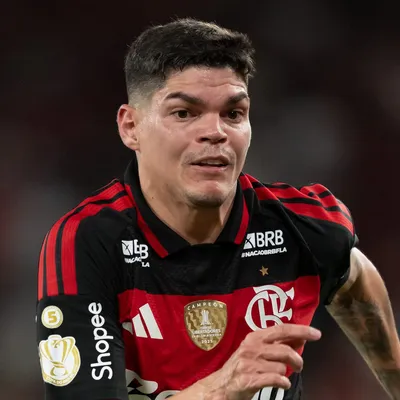 Recuperado, Ayrton Lucas volta aos treinos e mira o Estudiantes
