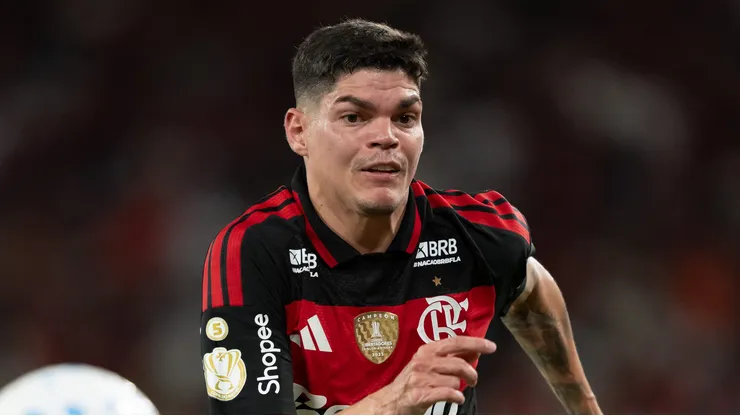 Ayrton Lucas jogador do Flamengo durante partida contra o Vitoria no estadio Maracana pelo campeonato Copa Do Brasil 2026.