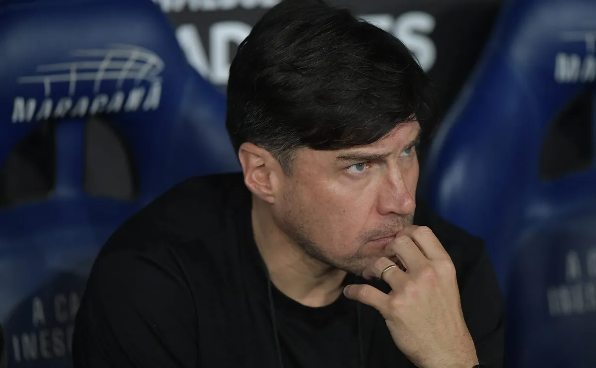 Técnico do Estudiantes projeta confronto decisivo contra o Flamengo: “Já temos o plano montado”