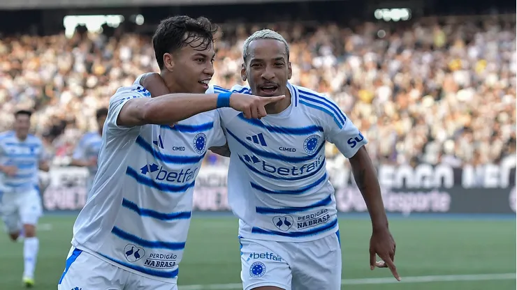 Matheus Pereira e Kaio Jorge comemorando gol do Cruzeiro - Foto: Thiago Ribeiro/AGIF