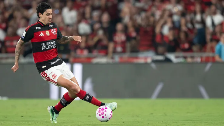 RJ - RIO DE JANEIRO - 11/10/2026 - BRASILEIRO A 2026, FLAMENGO X FLUMINENSE - Pedro jogador do Flamengo durante partida contra o Fluminense no estadio Maracana pelo campeonato Brasileiro A 2026. Foto: Jorge Rodrigues/AGIF