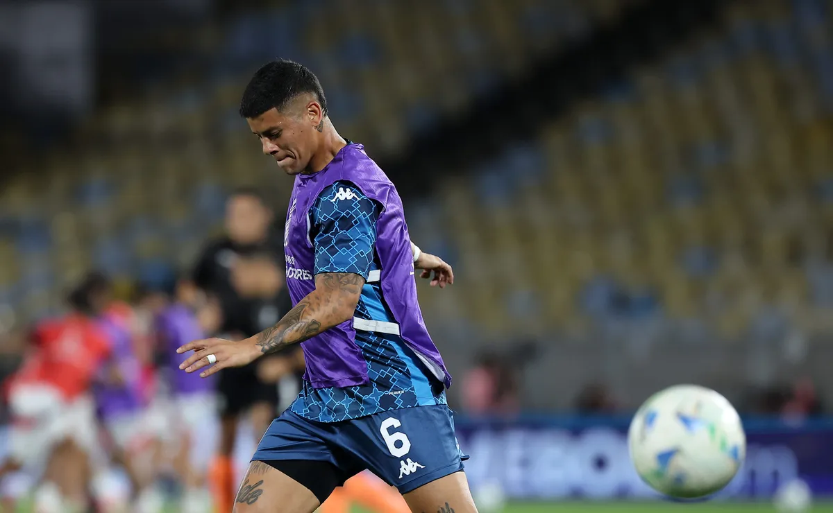 Estudiantes ganha boa notícia e Marcos Rojo é liberado para enfrentar o Flamengo na Libertadores