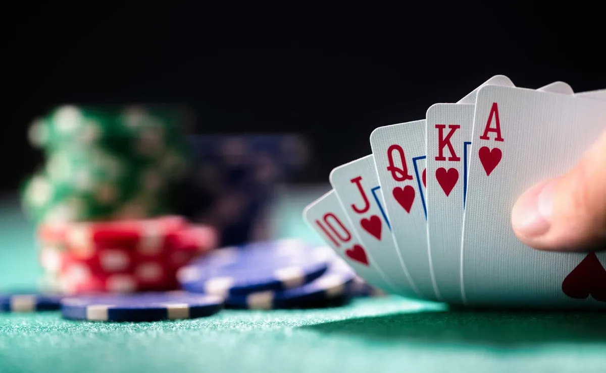 Como jogar poker: guia completo para iniciantes