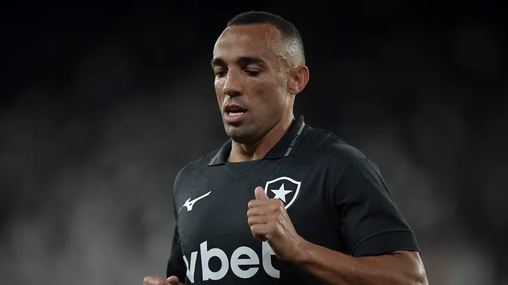 Marçal durante partida pelo Botafogo. Foto: Thiago Ribeiro/AGIF