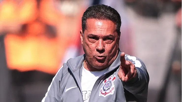 Luxemburgo admitiu que voltaria ao Corinthians.