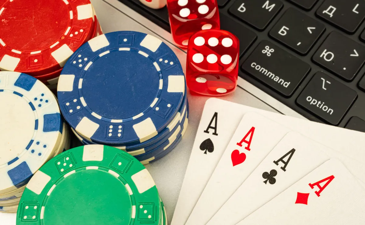 Poker online com dinheiro real: como funciona e onde jogar
