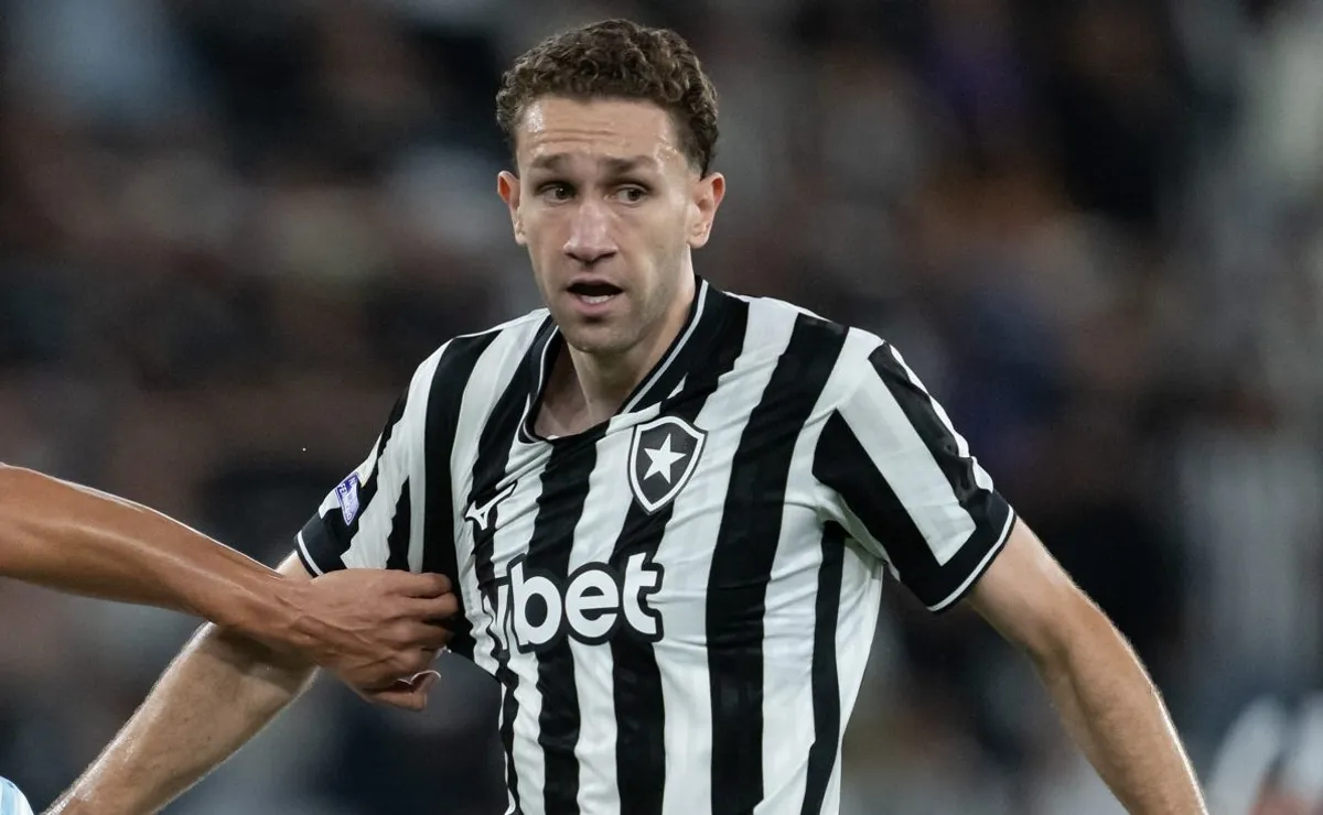 Arthur Chaves evolui de lesão, mas ainda é dúvida para Internacional x Botafogo