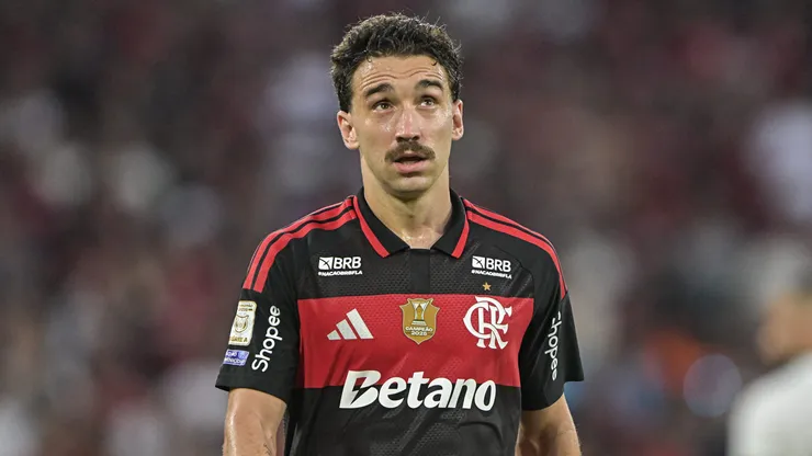 Leo Ortiz jogador do Flamengo durante partida contra o Botafogo no estadio Maracana pelo campeonato Brasileiro A 2026.
