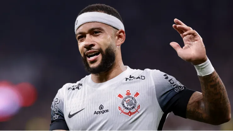 Memphis Depay é desfalque certo no Corinthians.