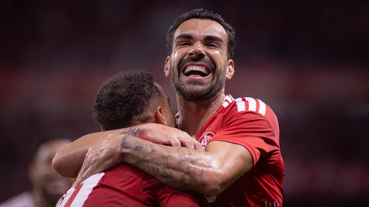 Bruno Henrique deve ser titular contra o Botafogo. Maxi Franzoi/AGIF.