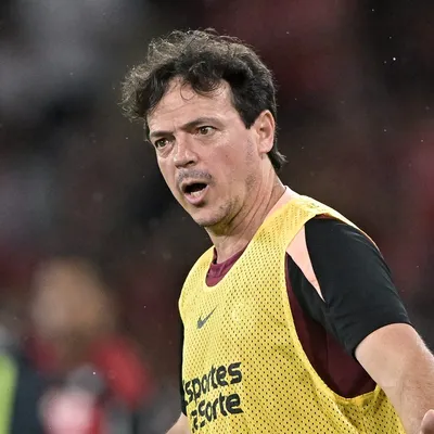 Corinthians "vacila" ao demorar no acordo pela rescisão de Diniz