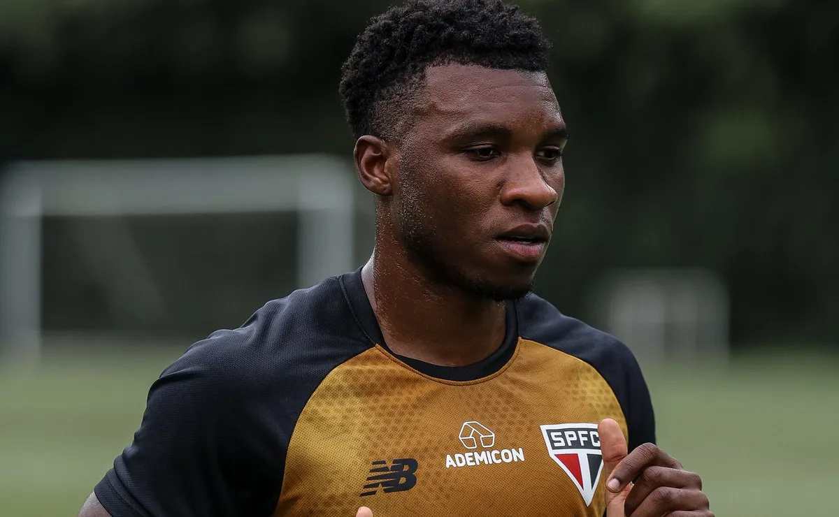 Aurélio Buta vai ao gramado, e São Paulo faz penúltimo treino antes de enfrentar o Mirassol