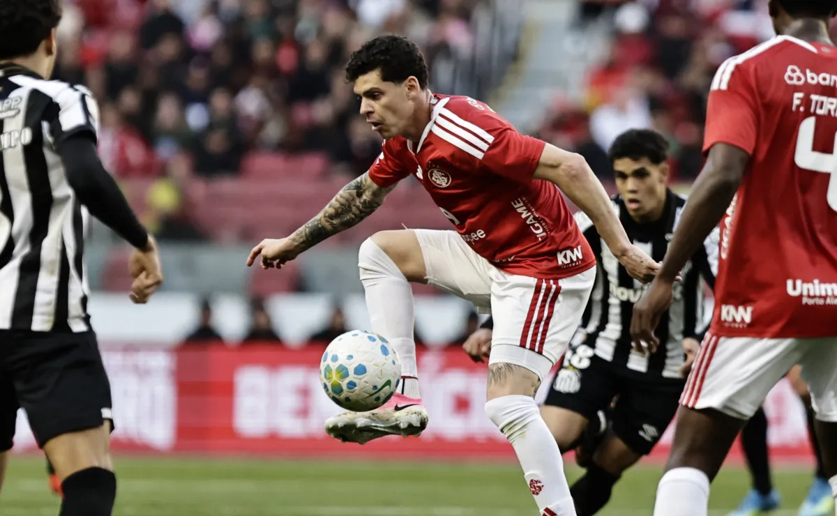 Ronaldo vence concorrência de Bruno Henrique e deve substituir Villagra em Inter x Botafogo