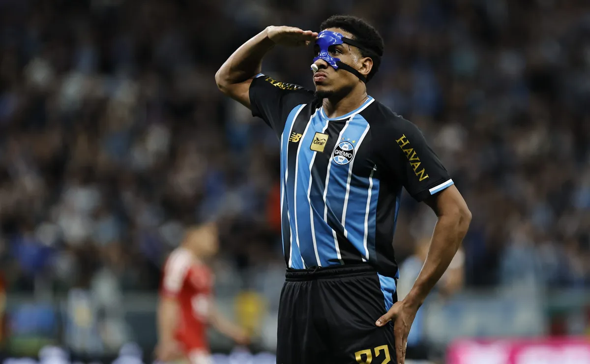 Wallace se destaca no Grêmio e figura entre os melhores zagueiros do Brasileirão 2026
