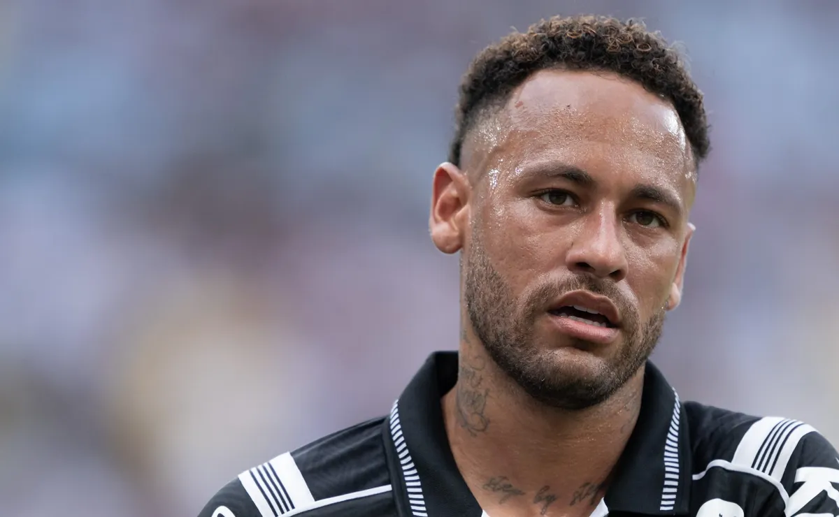 Dirigente do Santos vê Neymar como trunfo para renovar com quarteto e se esquiva sobre possíveis saídas