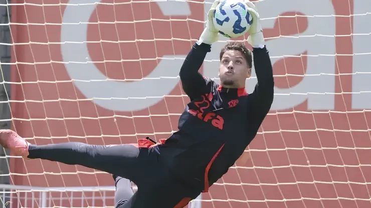Kauã Jesus atuando como goleiro do Inter (Foto: Ricardo Duarte).