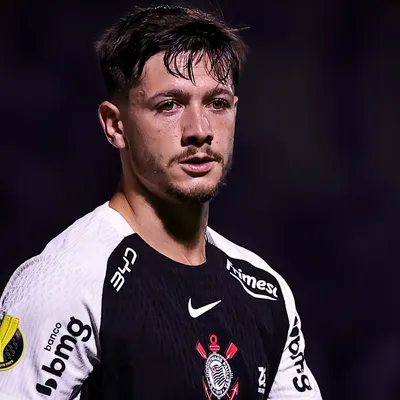 Rodrigo Garro deveria estar no banco de reservas no Corinthians