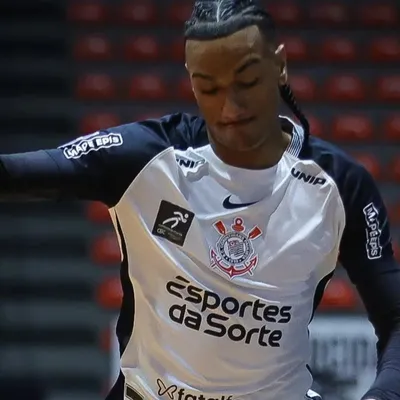 Corinthians negocia promessa após testes no Sub-20