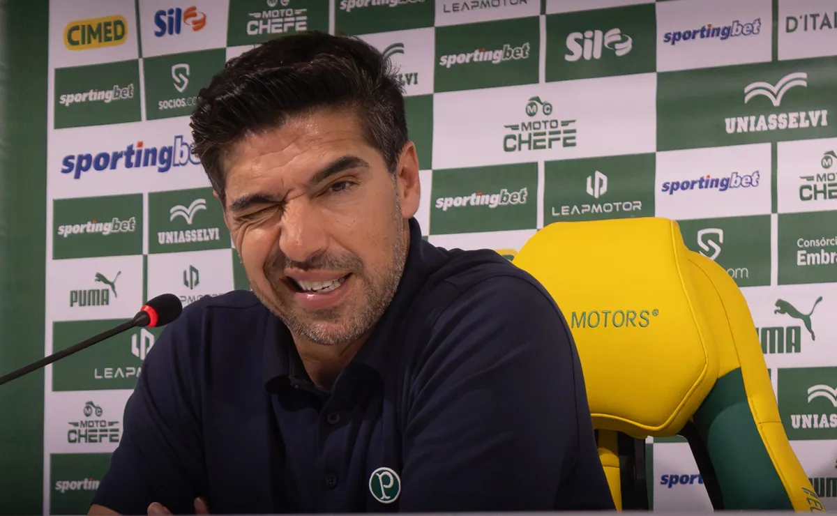 Após vencer o Bragantino, Abel cita “asteriscos” e provoca Flamengo em meio à polêmica na Libertadores