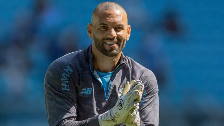 Goleiro tem o futuro incerto - Foto: Liamara Polli/AGIF.