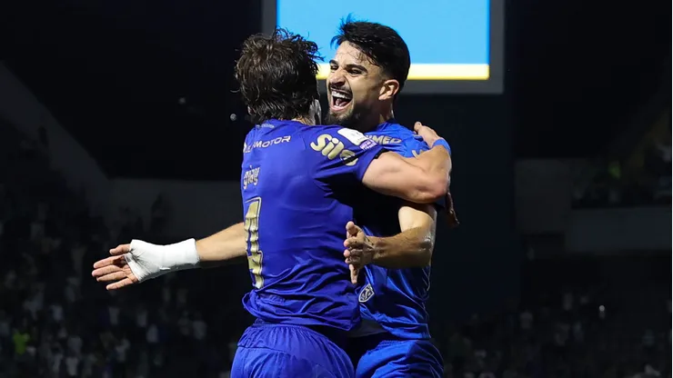 O jogador Agustín Giay, da SE Palmeiras, comemora seu gol contra a equipe do Red Bull Bragantino, durante partida válida pela trigésima segunda rodada, do Campeonato Brasileiro, Série A, na Arena Barueri. (Foto: Cesar Greco/Palmeiras/by Canon)