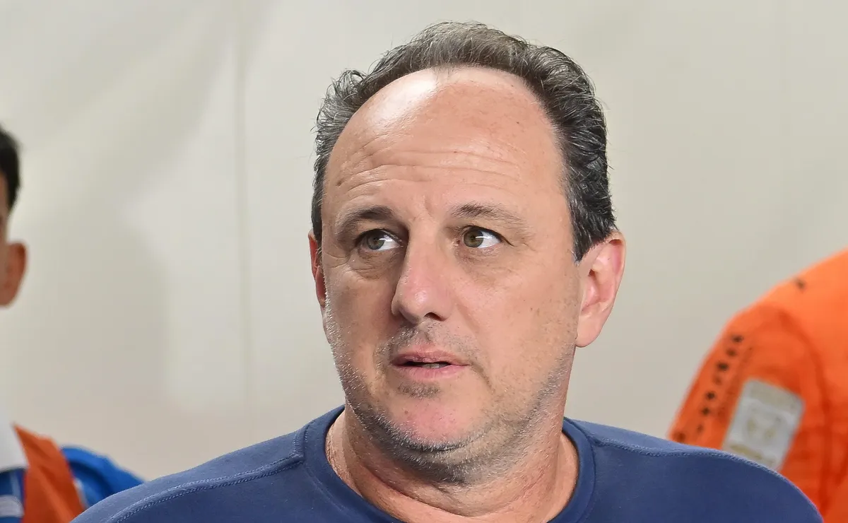 Ceni faz alerta a Neymar após ser empurrado pelo atacante em Santos x Bahia: “Tem que se policiar”