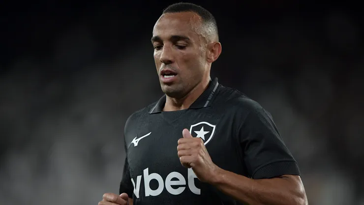 Marçal jogador do Botafogo durante partida contra o Vitoria. Foto: Thiago Ribeiro/AGIF