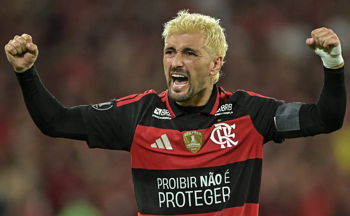 Arrascaeta pede apoio da torcida contra o Atlético-MG após eliminação na Libertadores