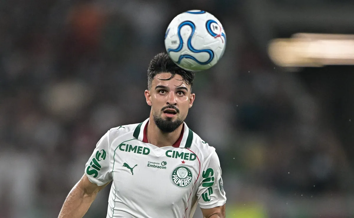 Opinião: Palmeiras tem um problema que começa antes de Flaco López receber a bola