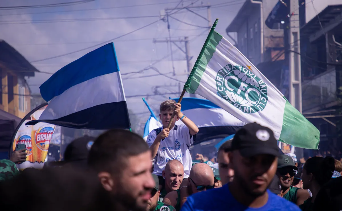 Grêmio busca quebrar tabu no Couto Pereira e virar a chave contra o Coritiba no Brasileirão